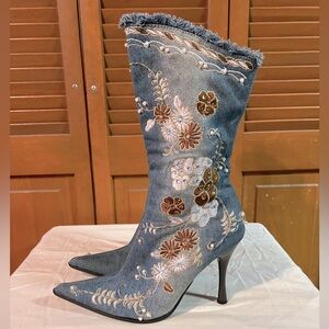 Dollhouse Denim Embroidered Beaded Boots (women’s 7)